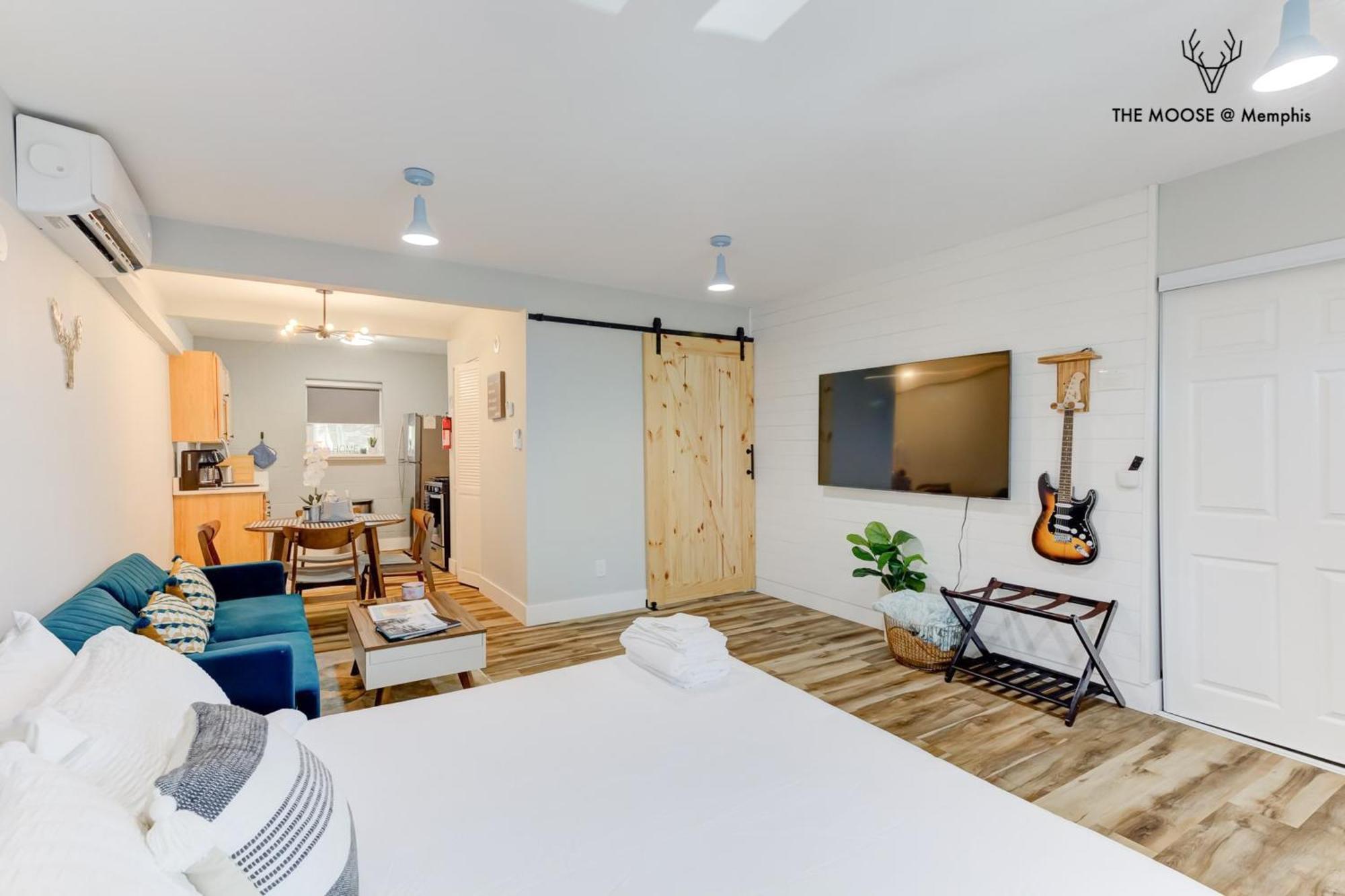 Апартаменты The Moose #11 - Luxe Modern Loft With King Bed, Free Parking & Wi-Fi Мемфис Экстерьер фото