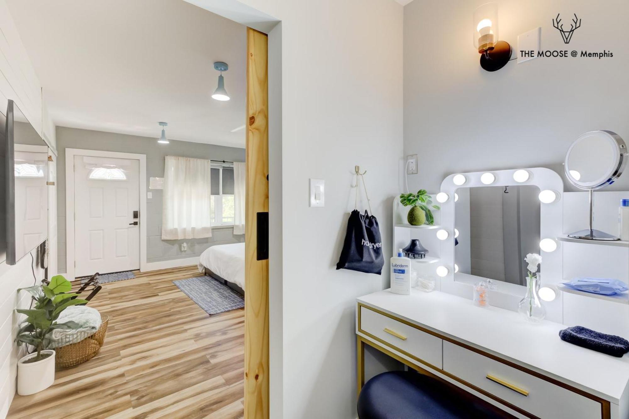 Апартаменты The Moose #11 - Luxe Modern Loft With King Bed, Free Parking & Wi-Fi Мемфис Экстерьер фото